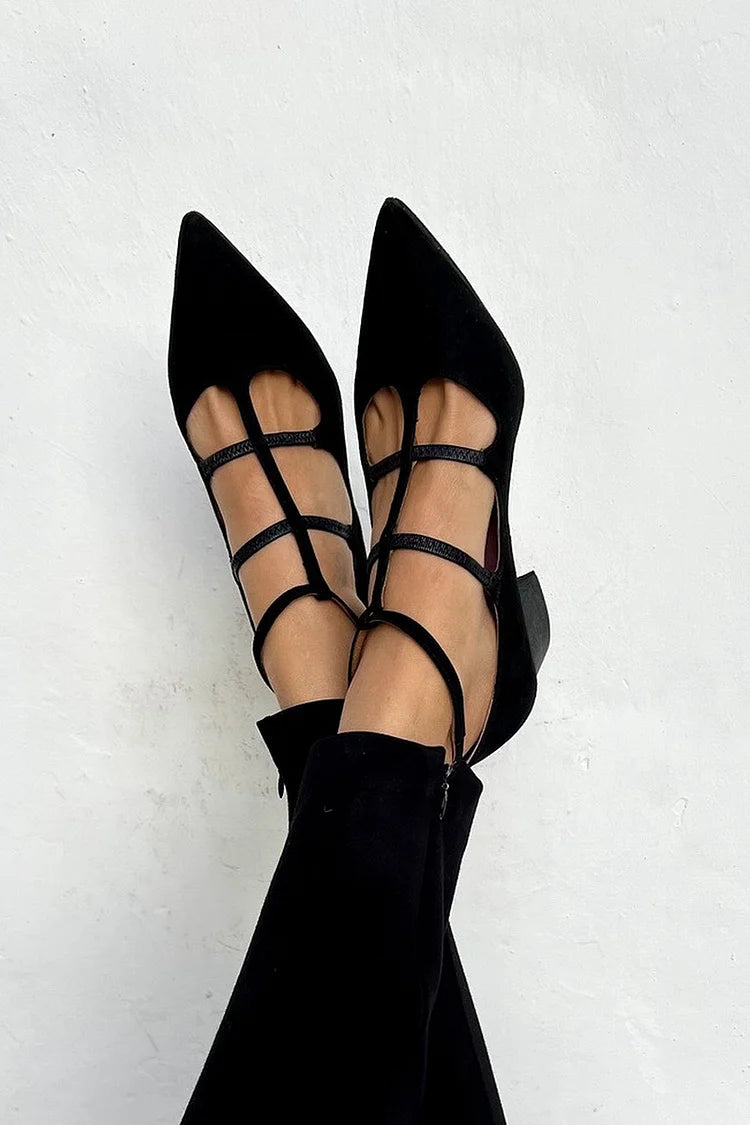 Tacones negros elegantes