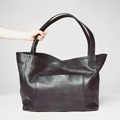 Bolso retro de cuero elegante