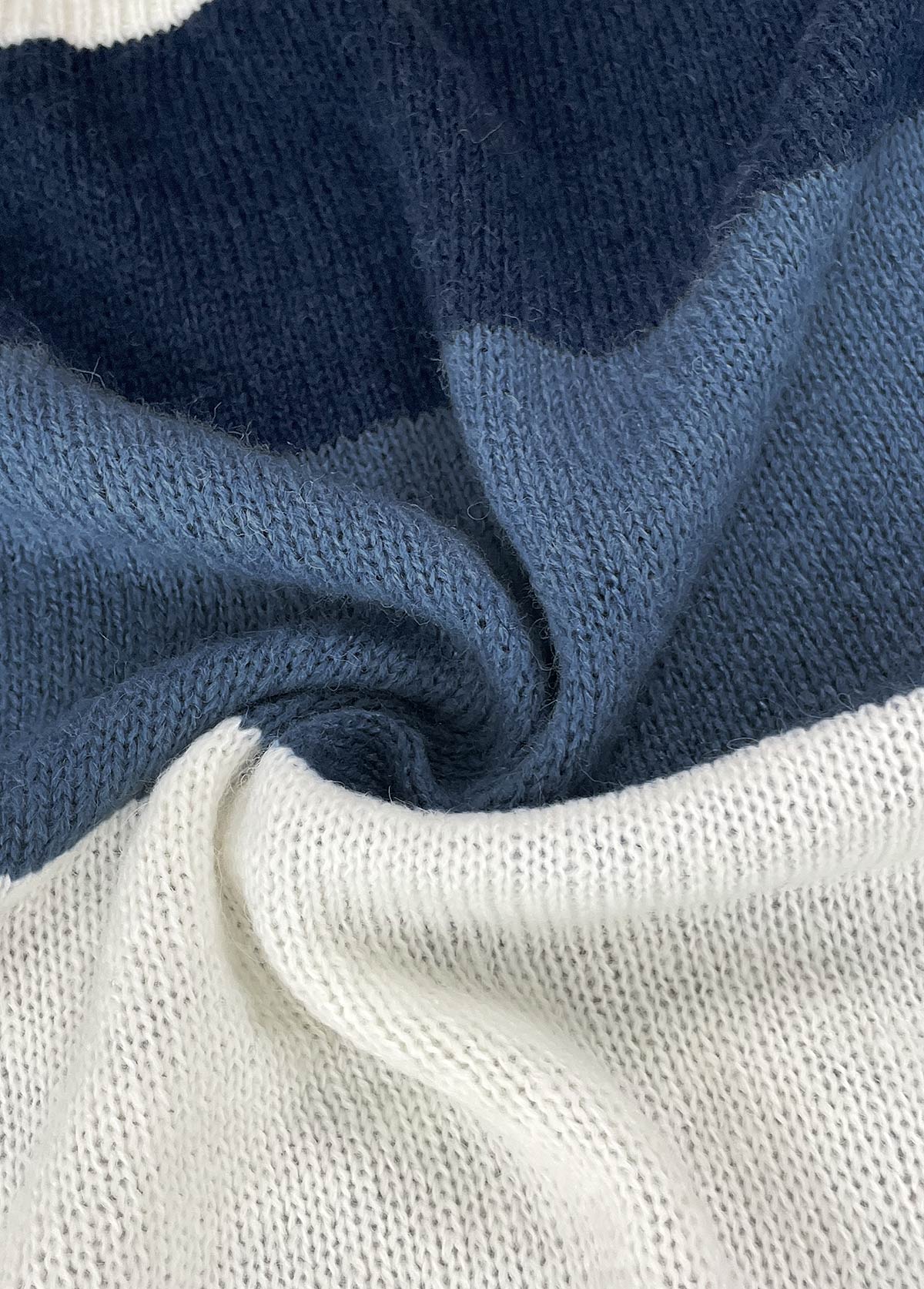 Cardigan Patchwork Azul Mujer – Estilo Moderno y Confortable
