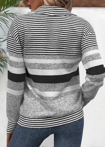 Sudadera Negra con Rayas
