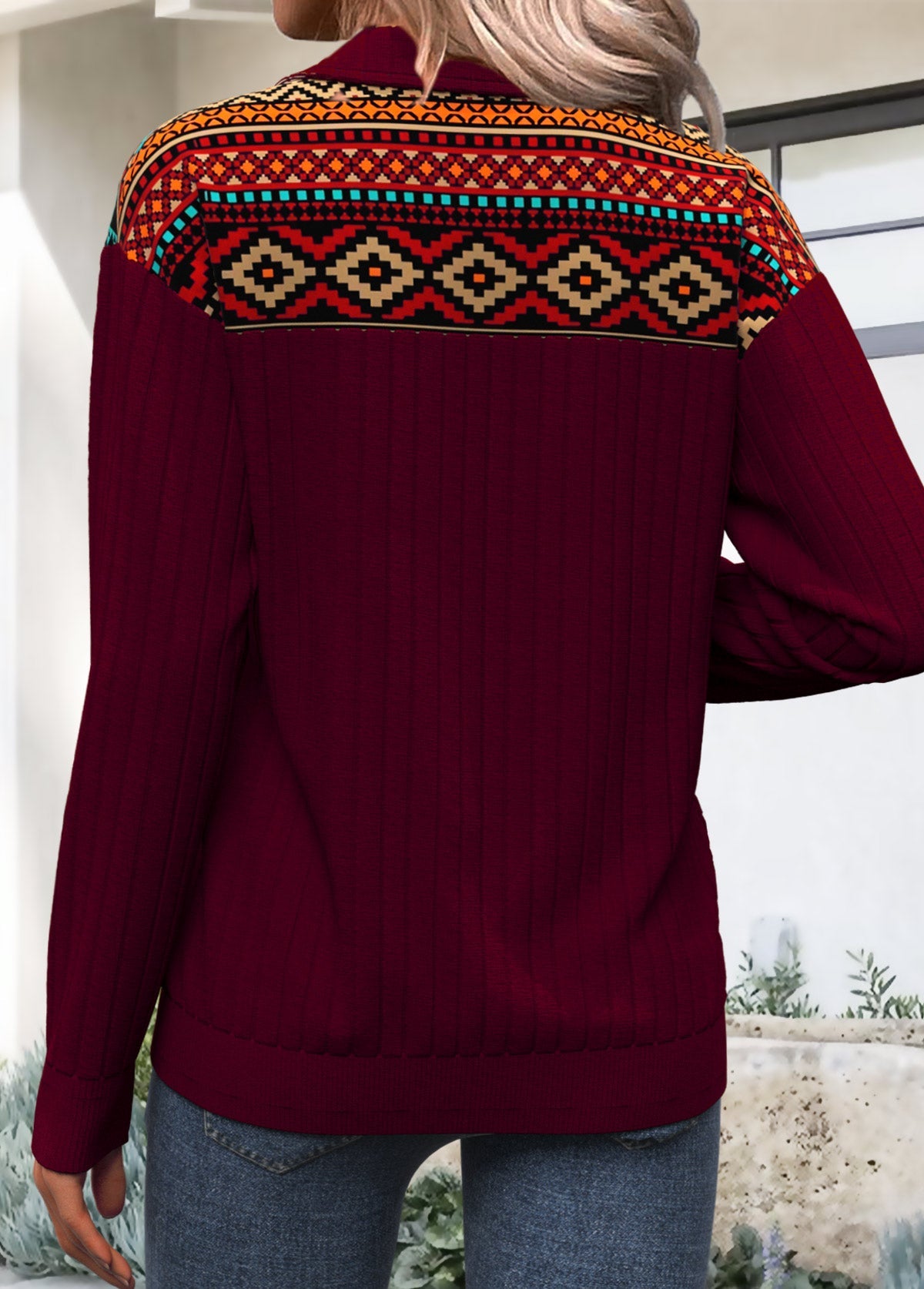 Sudadera de manga larga con estampado tribal y cremallera