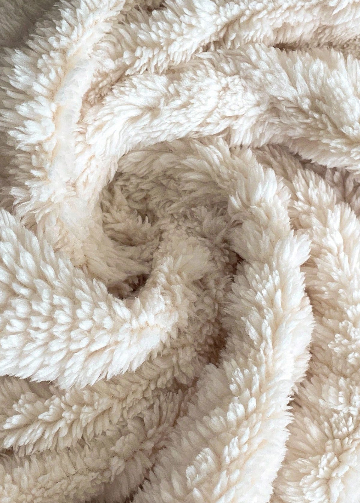 Abrigo Largo Beige con Capucha – Confort Elegante para Todos los Días