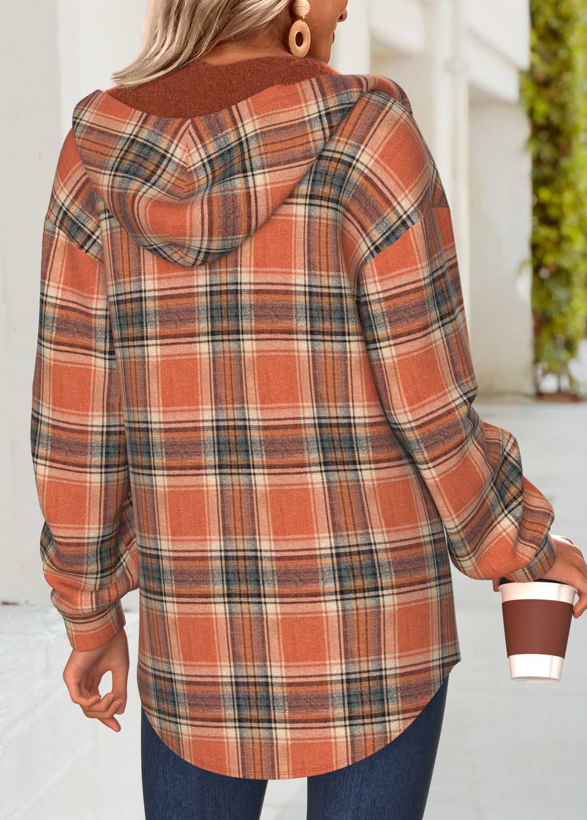 Chaqueta con capucha de cuadros terracota – Comodidad casual para el día a día