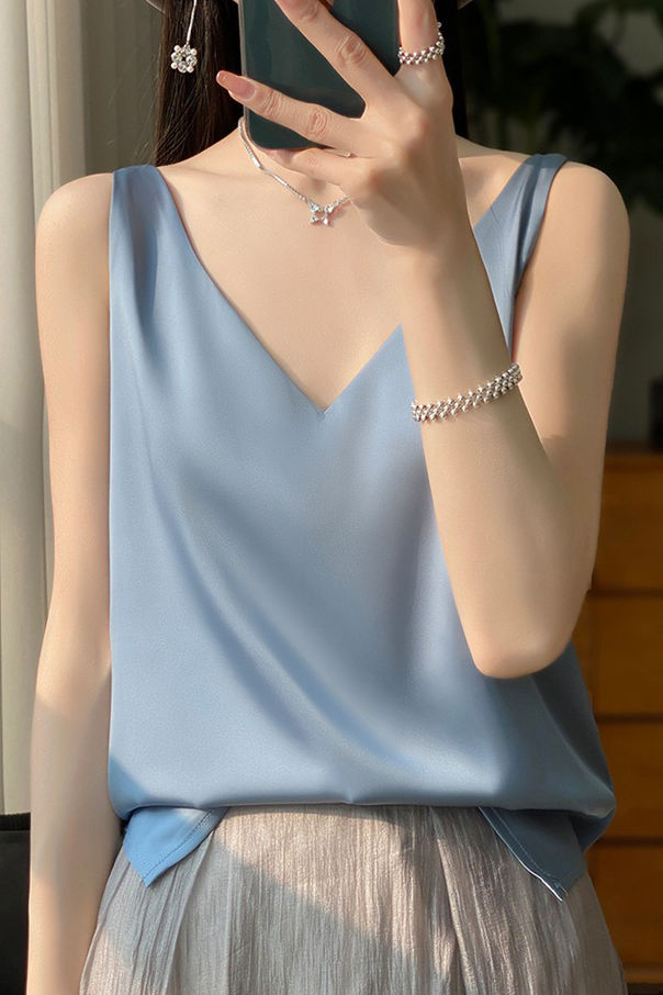 Top mujer con escote en V y tirantes dobles – Camiseta elegante y ajustada