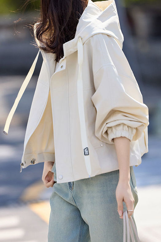 Abrigo Trench Corto con Capucha para Mujer - Estilo Urbano y Confort Diario