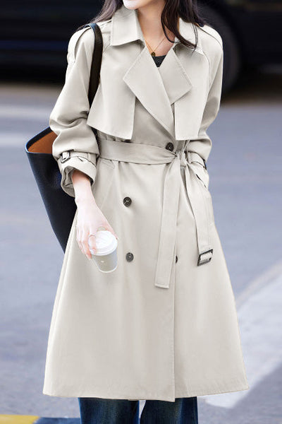Gabardina minimalista elegante