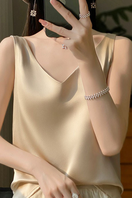 Top mujer con escote en V y tirantes dobles – Camiseta elegante y ajustada