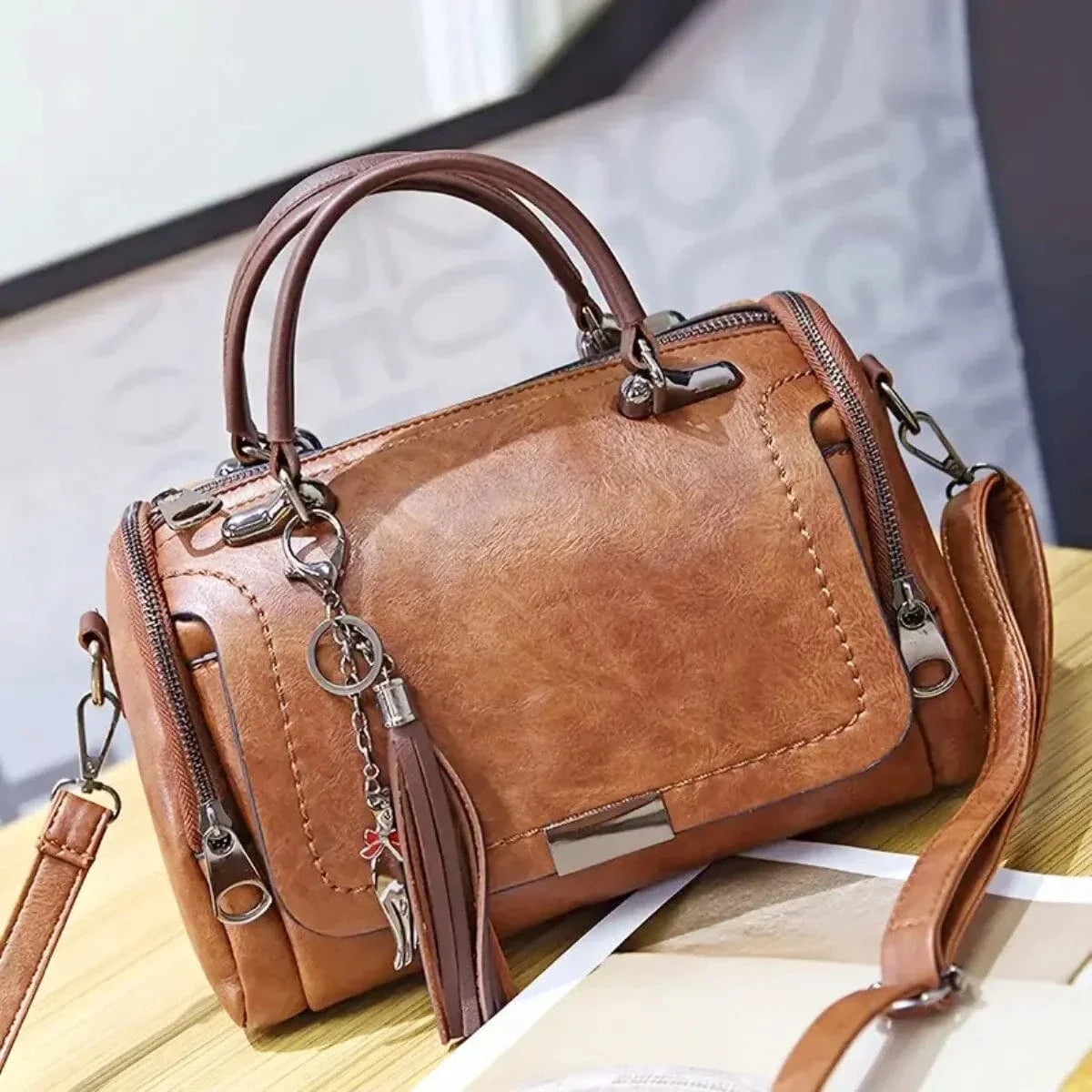 Bolso de hombro de cuero ecológico elegante
