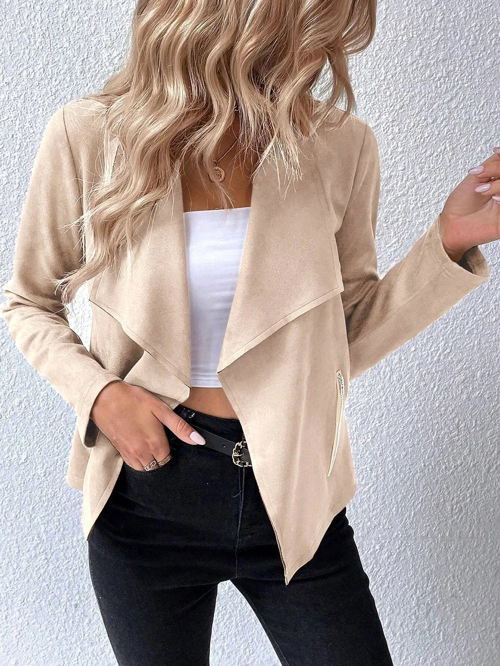 Chaqueta de mujer de ante con cremallera - estilo moderno y versátil