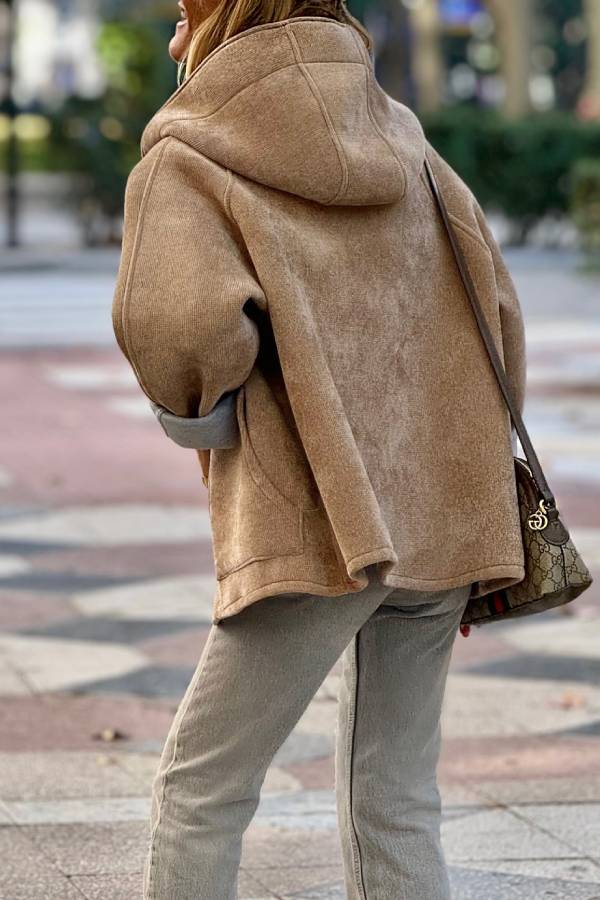 Chaqueta Kaki Oversize con Capucha – Estilo Casual y Chic